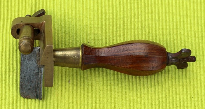 Blanchard ref 543 couteau à lanières  (6).JPG