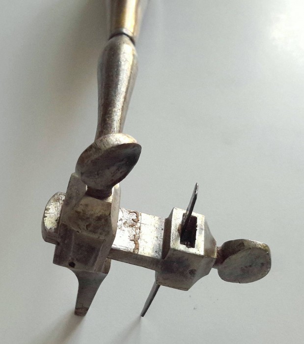 Détail trousquin lame à mobile (1).jpg