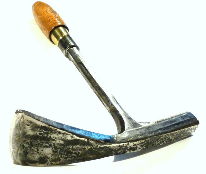 Essette à talon pour couvreur Blanchard  (1).jpg